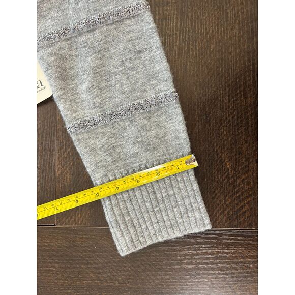 a.n.a Gray Sweater NWT Size Medium - Picture 5 of 7